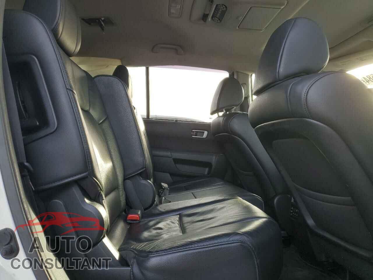 HONDA PILOT 2014 - 5FNYF4H90EB045332