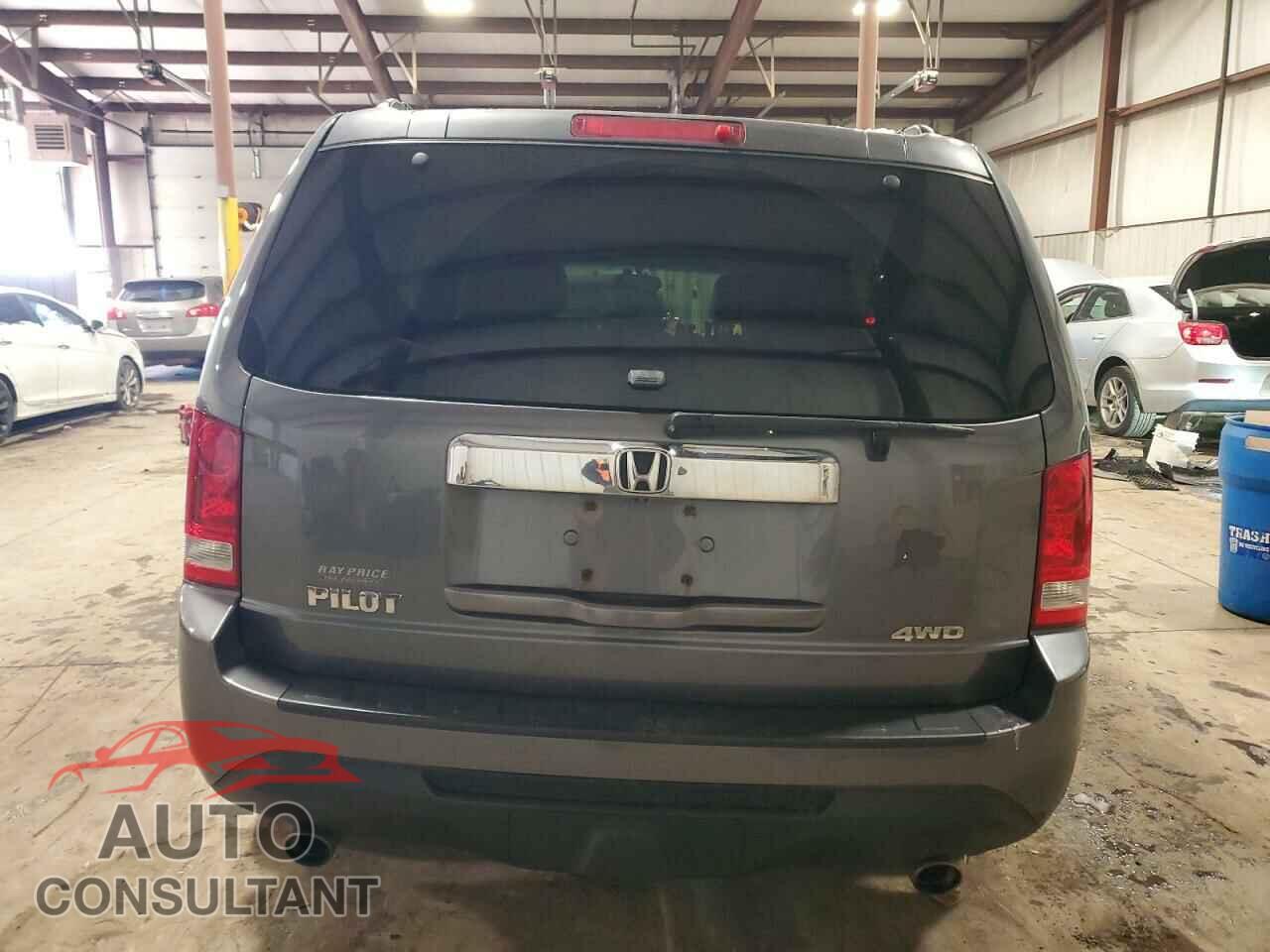 HONDA PILOT 2015 - 5FNYF4H43FB005493