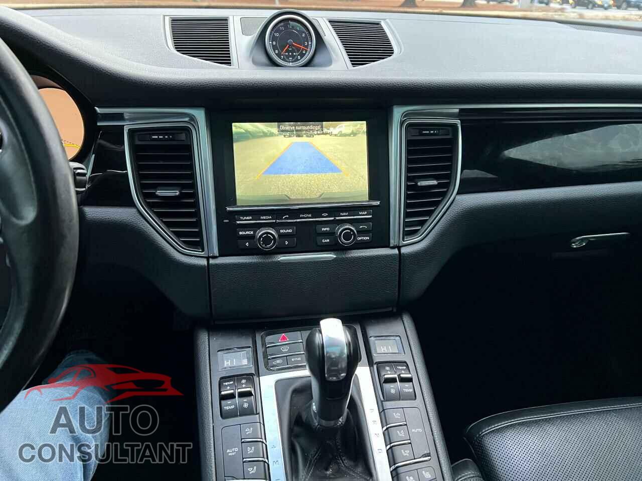 PORSCHE MACAN 2016 - WP1AB2A58GLB47372