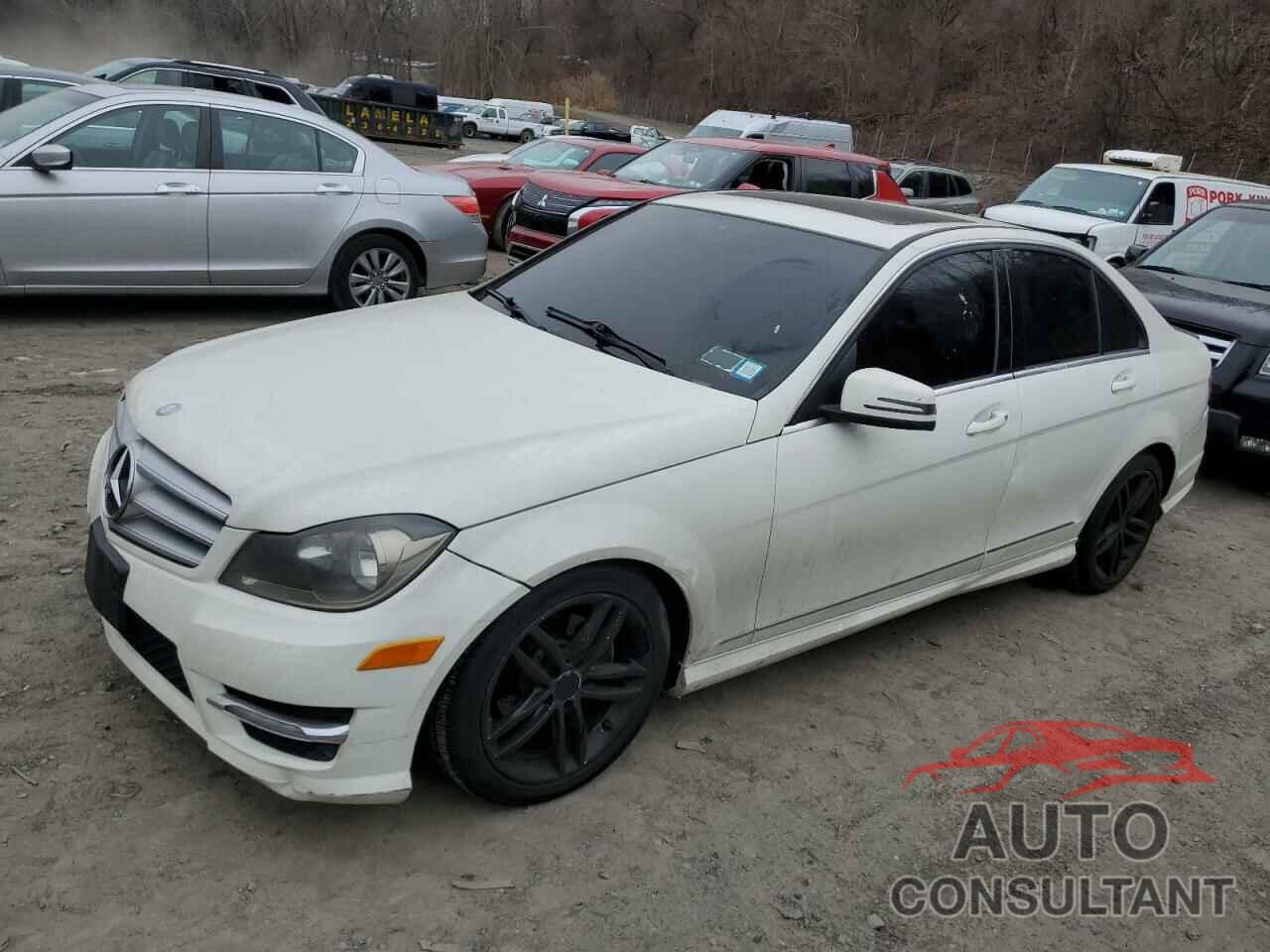 MERCEDES-BENZ C-CLASS 2012 - WDDGF8BB6CR209940