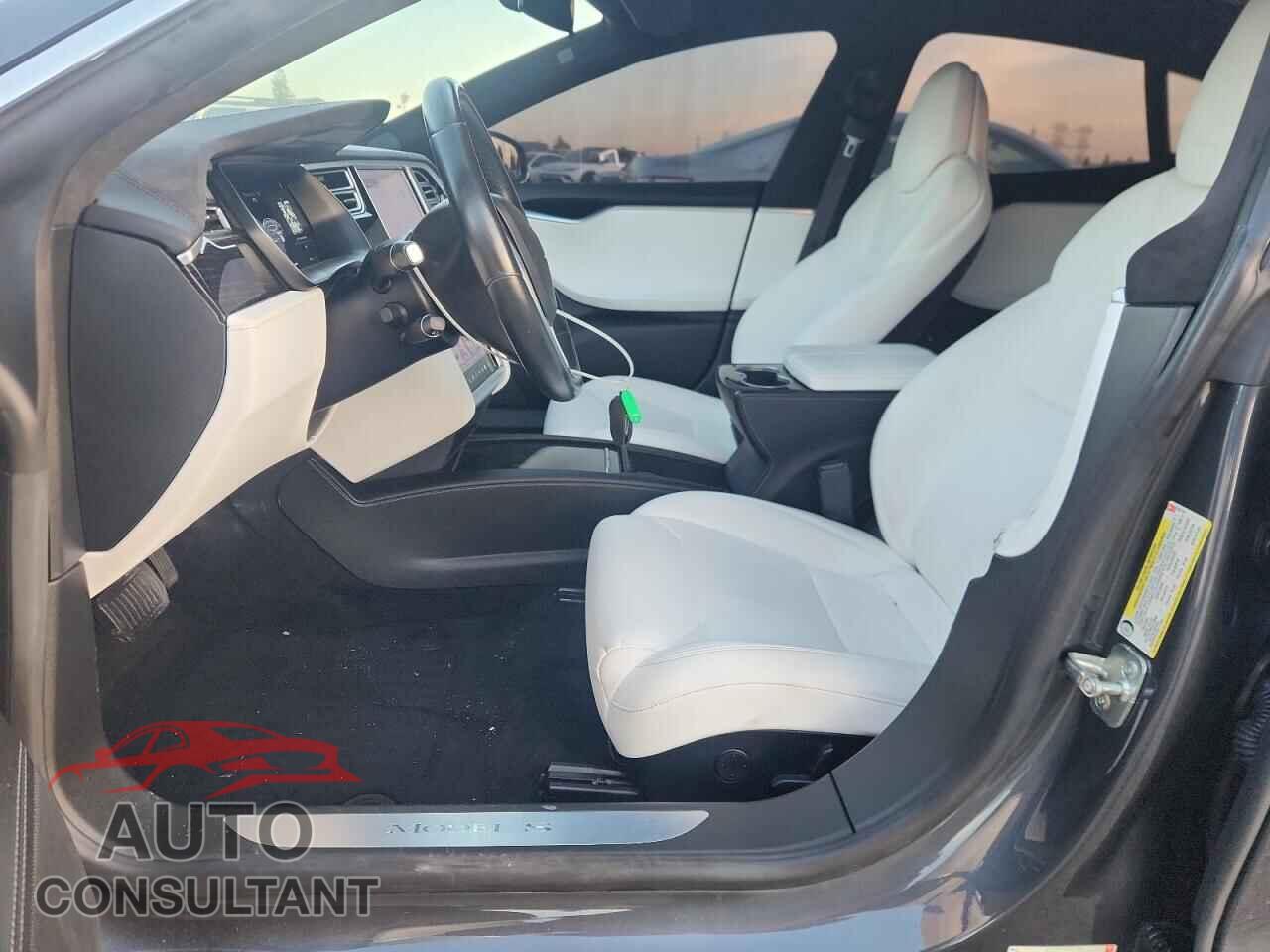 TESLA MODEL S 2017 - 5YJSA1E17HF202781