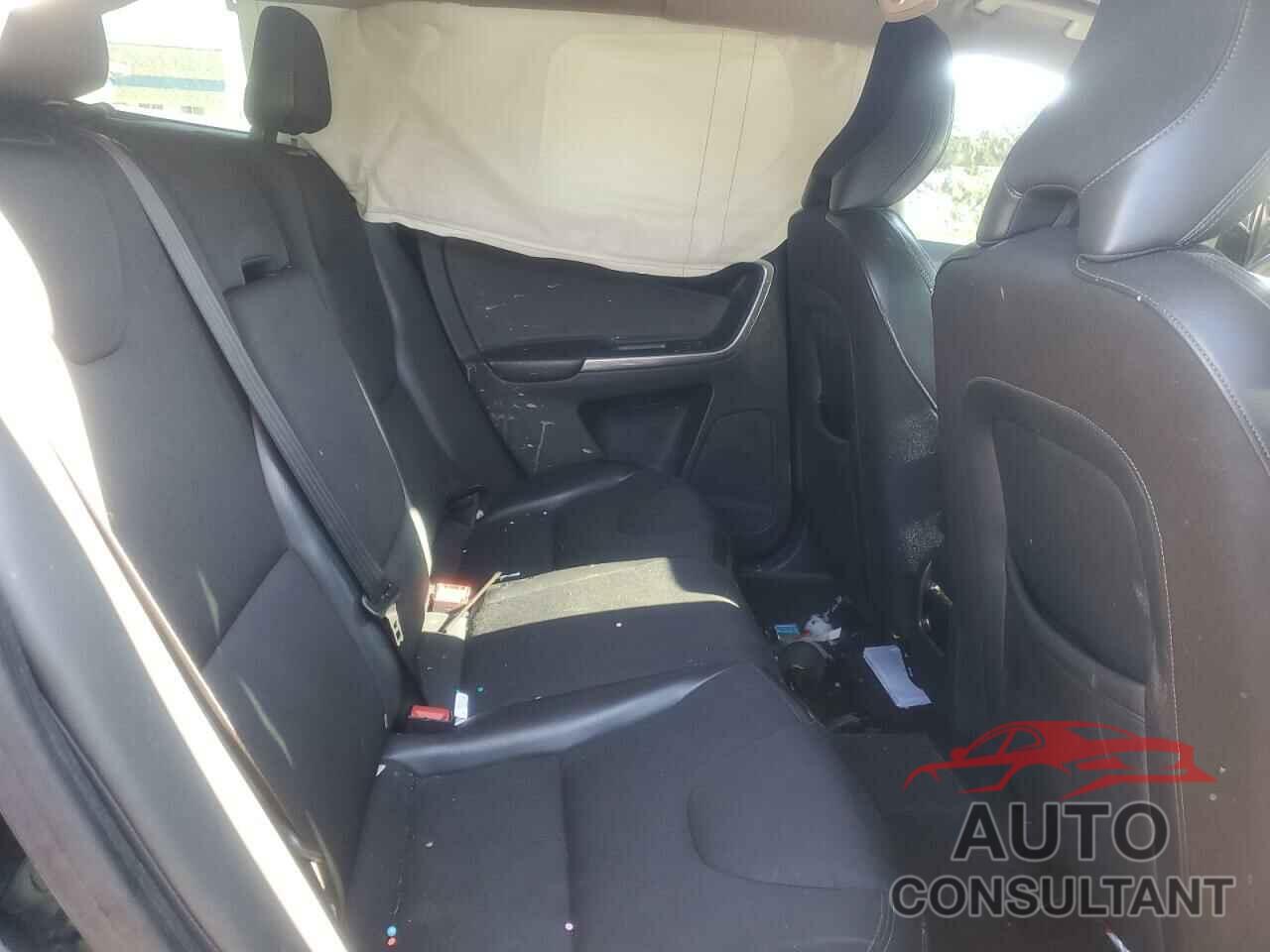 VOLVO XC60 2017 - YV440MDJ1H2105624