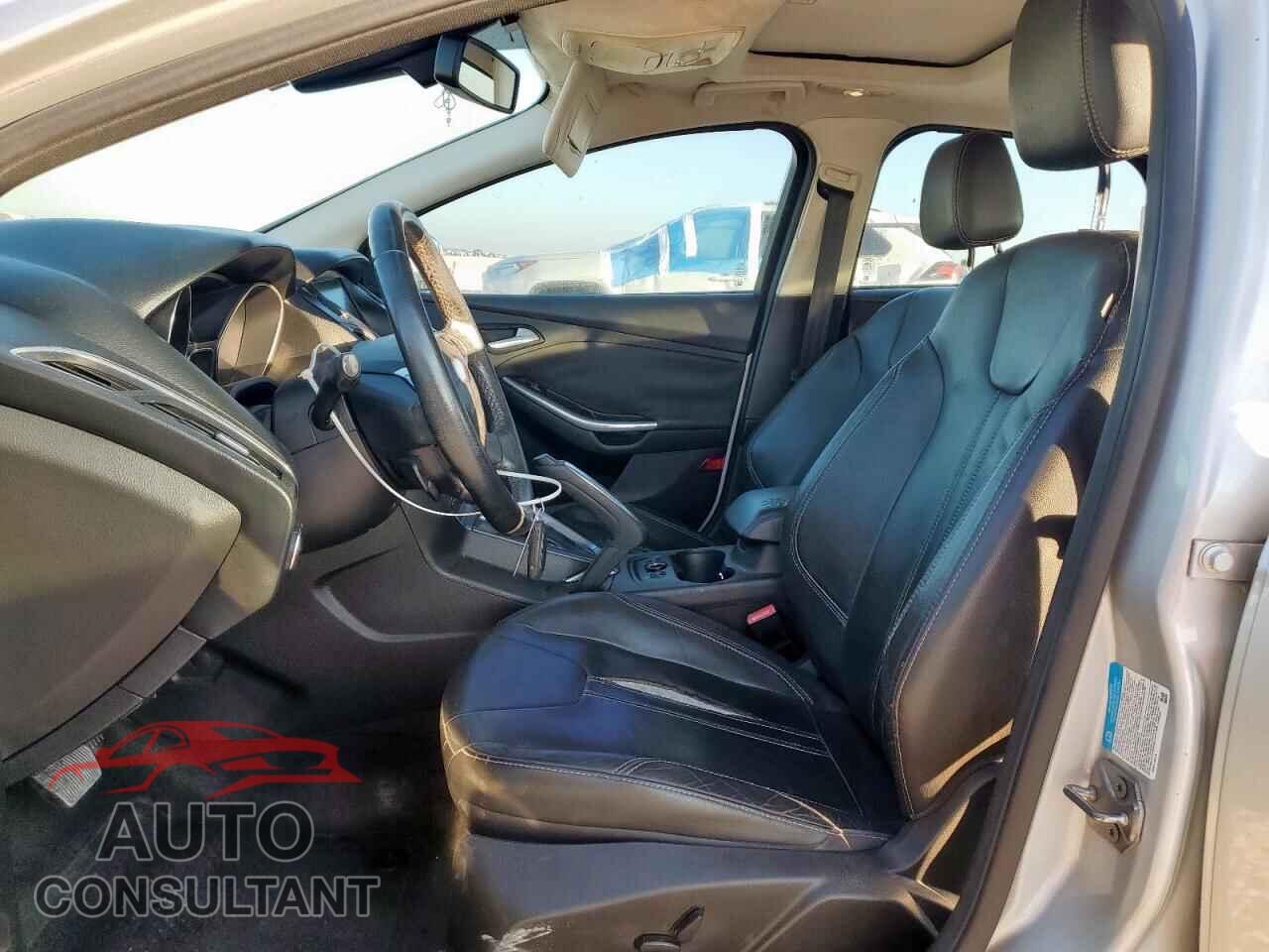FORD FOCUS 2012 - 1FAHP3J22CL140205