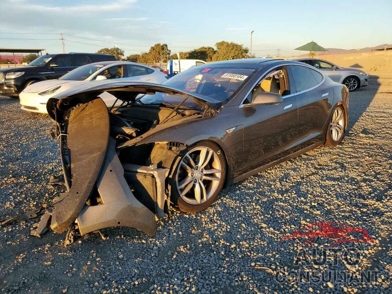 TESLA MODEL S 2015 - 5YJSA1E17FF118585