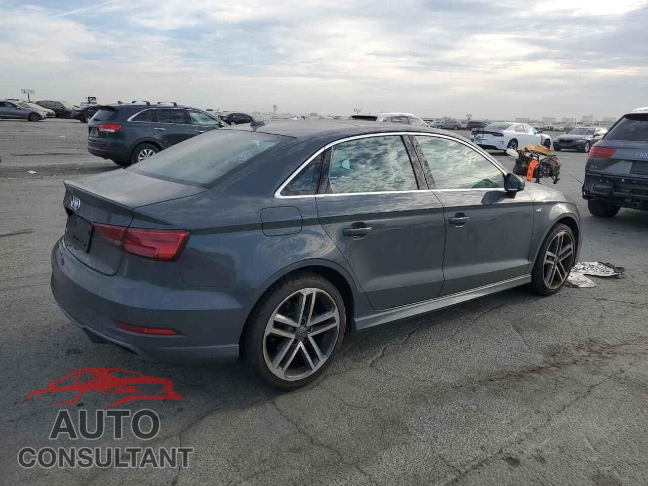 AUDI A3 2017 - WAUGUGFF3H1038381