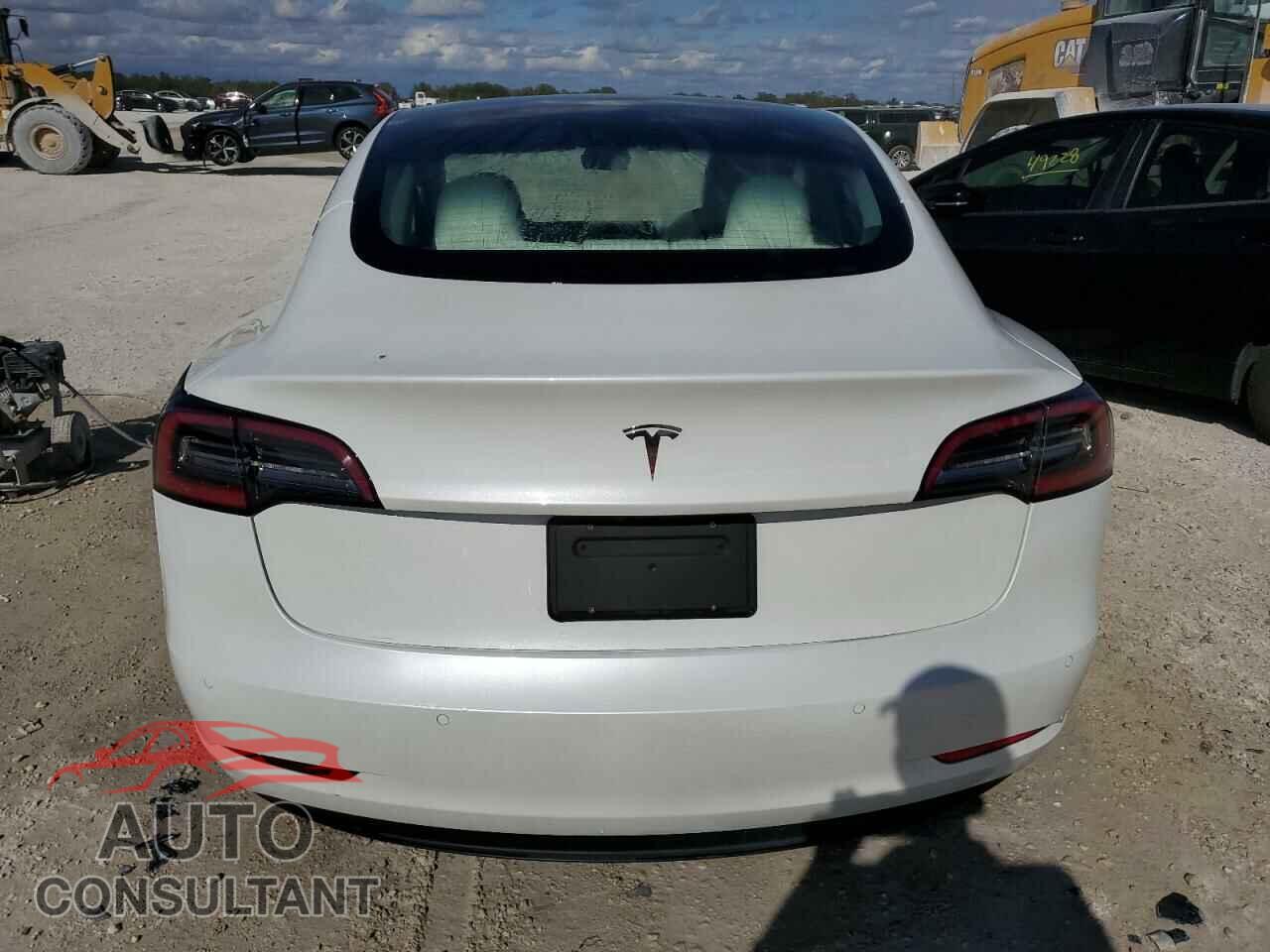 TESLA MODEL 3 2021 - 5YJ3E1EA5MF908568