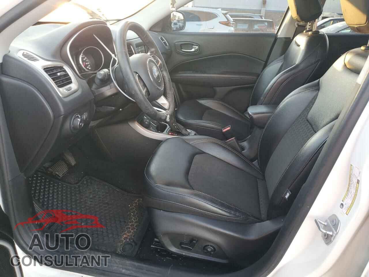 JEEP COMPASS 2018 - 3C4NJDBB4JT418347