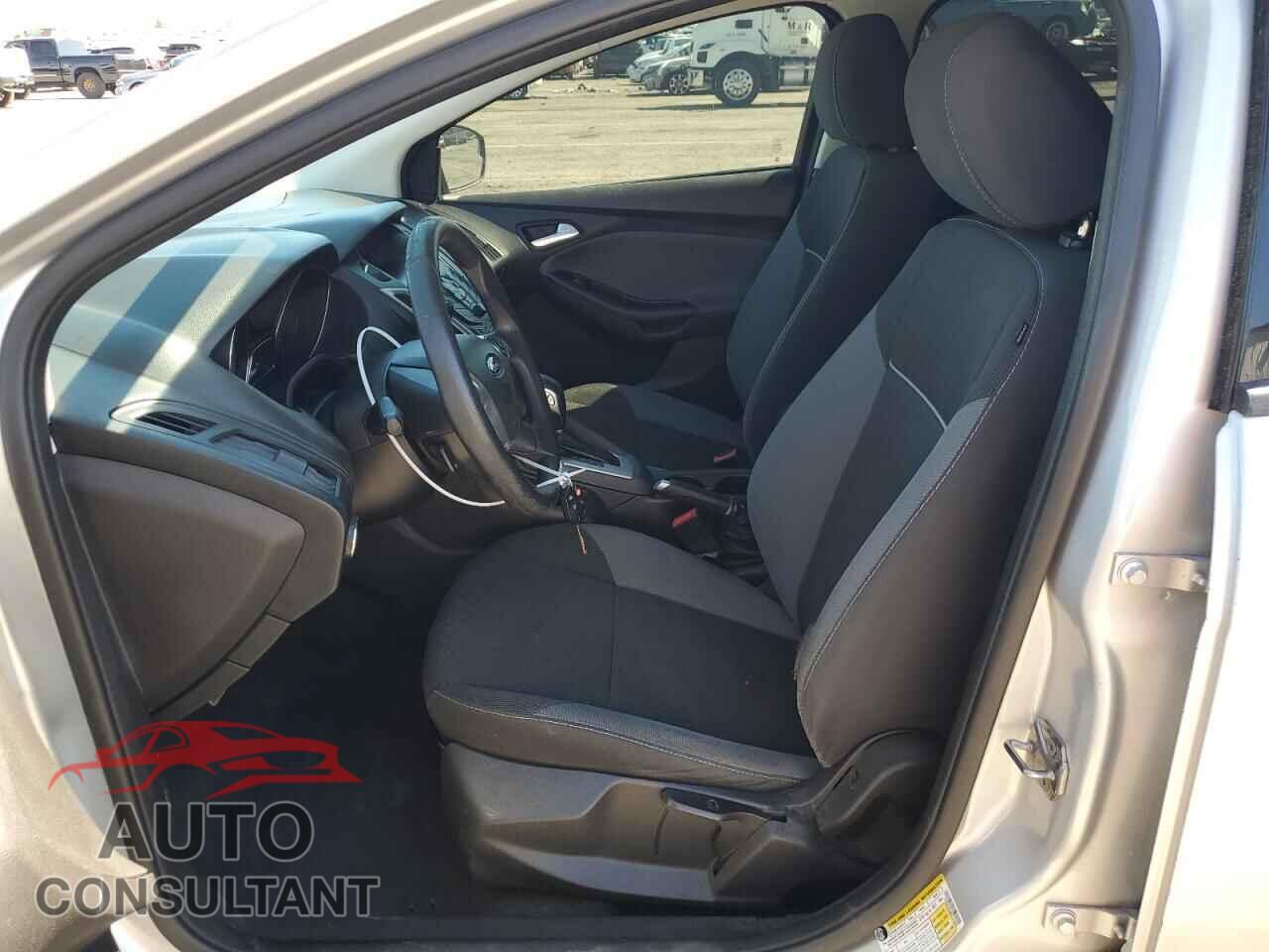 FORD FOCUS 2014 - 1FADP3F28EL111365