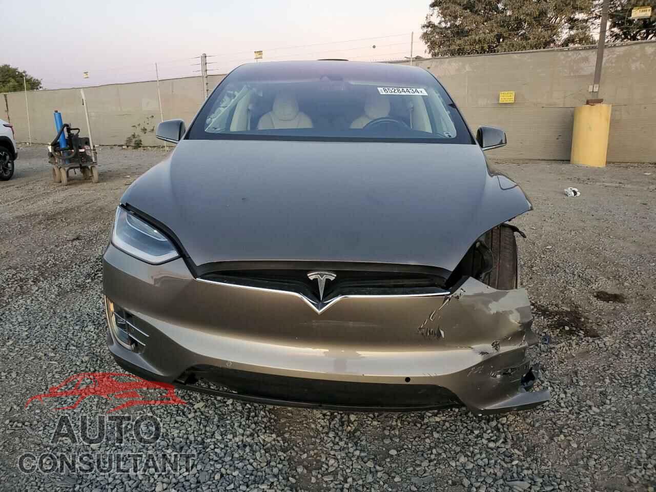 TESLA MODEL X 2016 - 5YJXCBE23GF009119