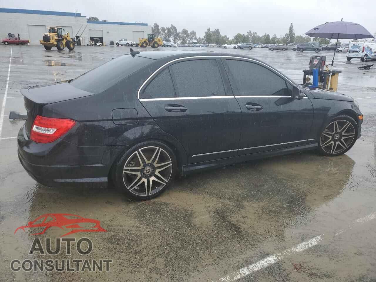 MERCEDES-BENZ C-CLASS 2013 - WDDGF4HB3DA793567