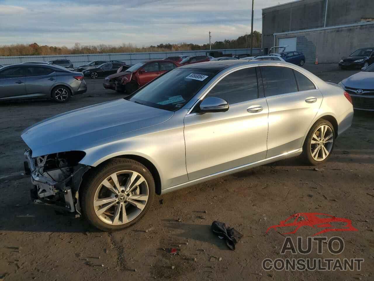 MERCEDES-BENZ C-CLASS 2018 - 55SWF4KB1JU242957