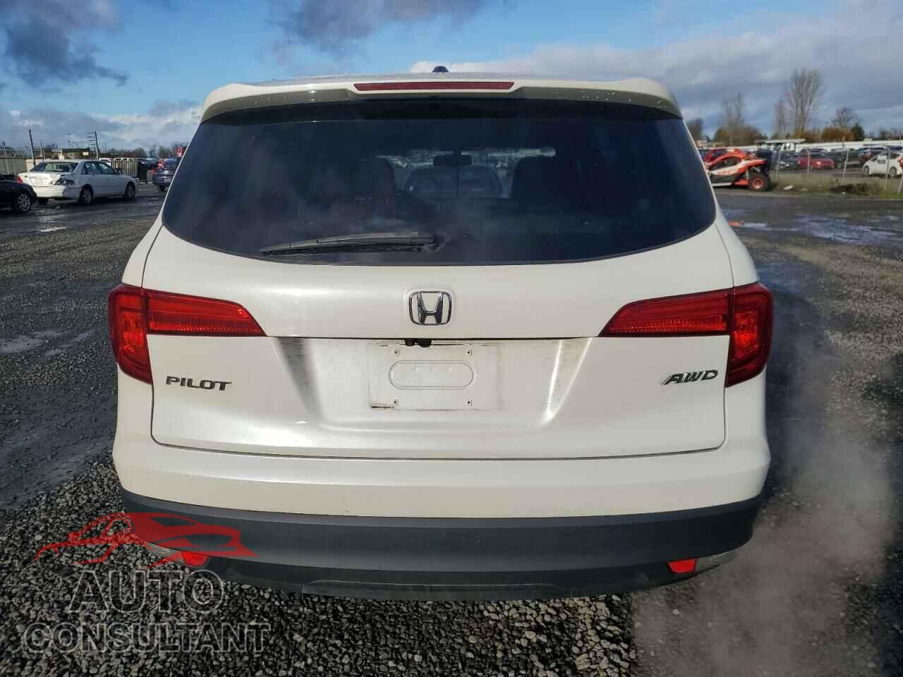 HONDA PILOT 2017 - 5FNYF6H73HB005602