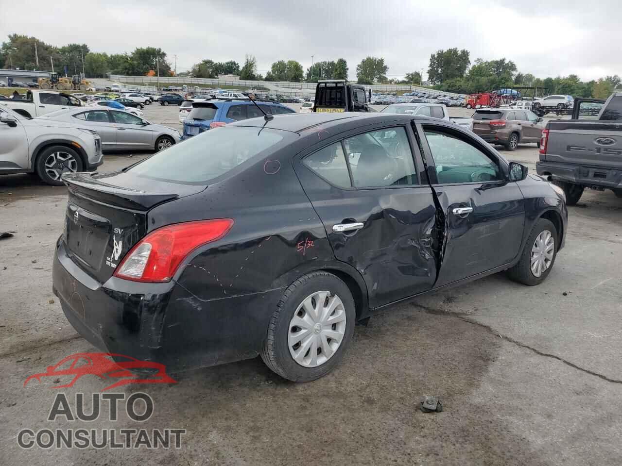 NISSAN VERSA 2019 - 3N1CN7AP3KL829690
