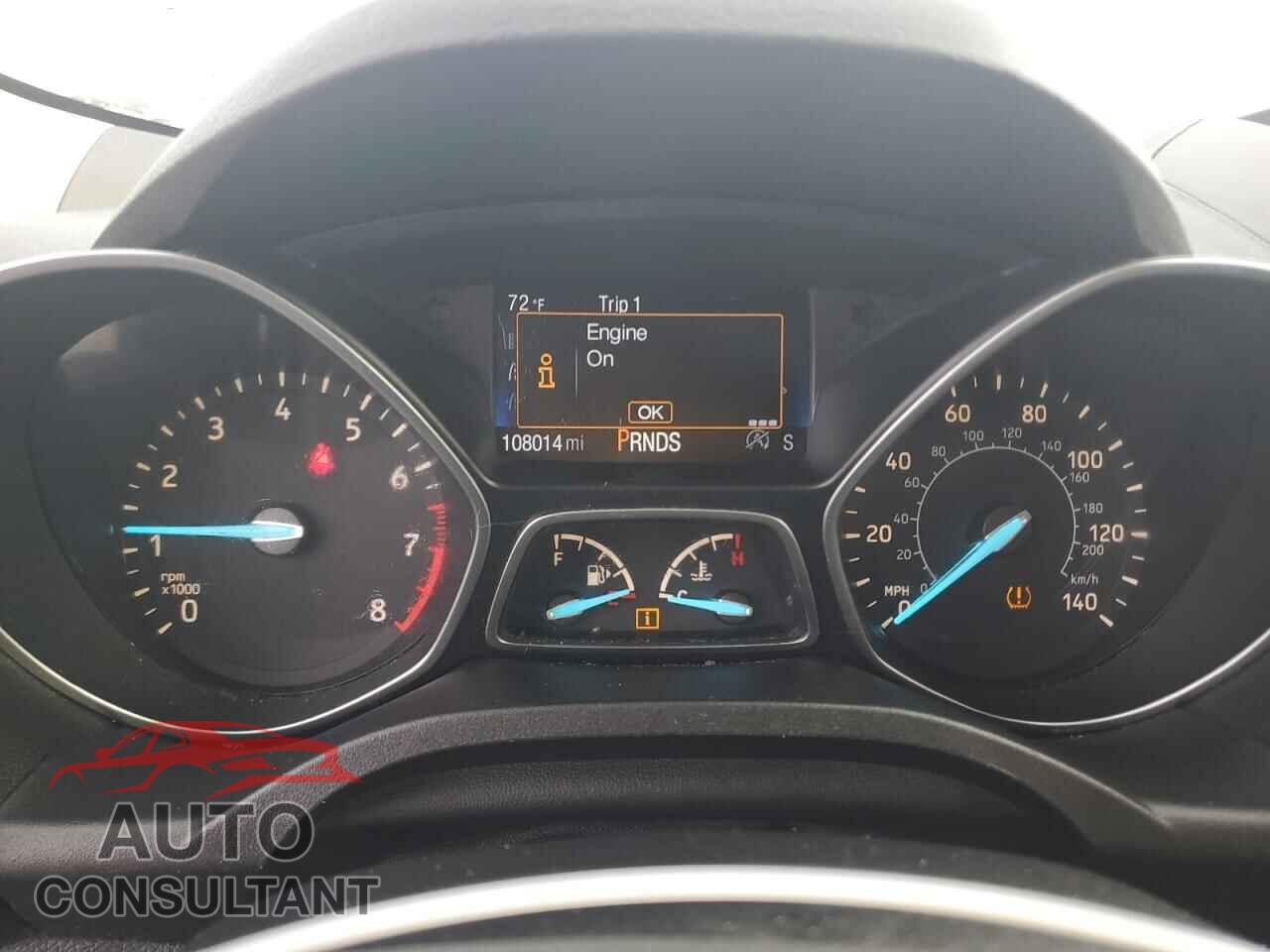 FORD ESCAPE 2017 - 1FMCU0GD2HUC19410