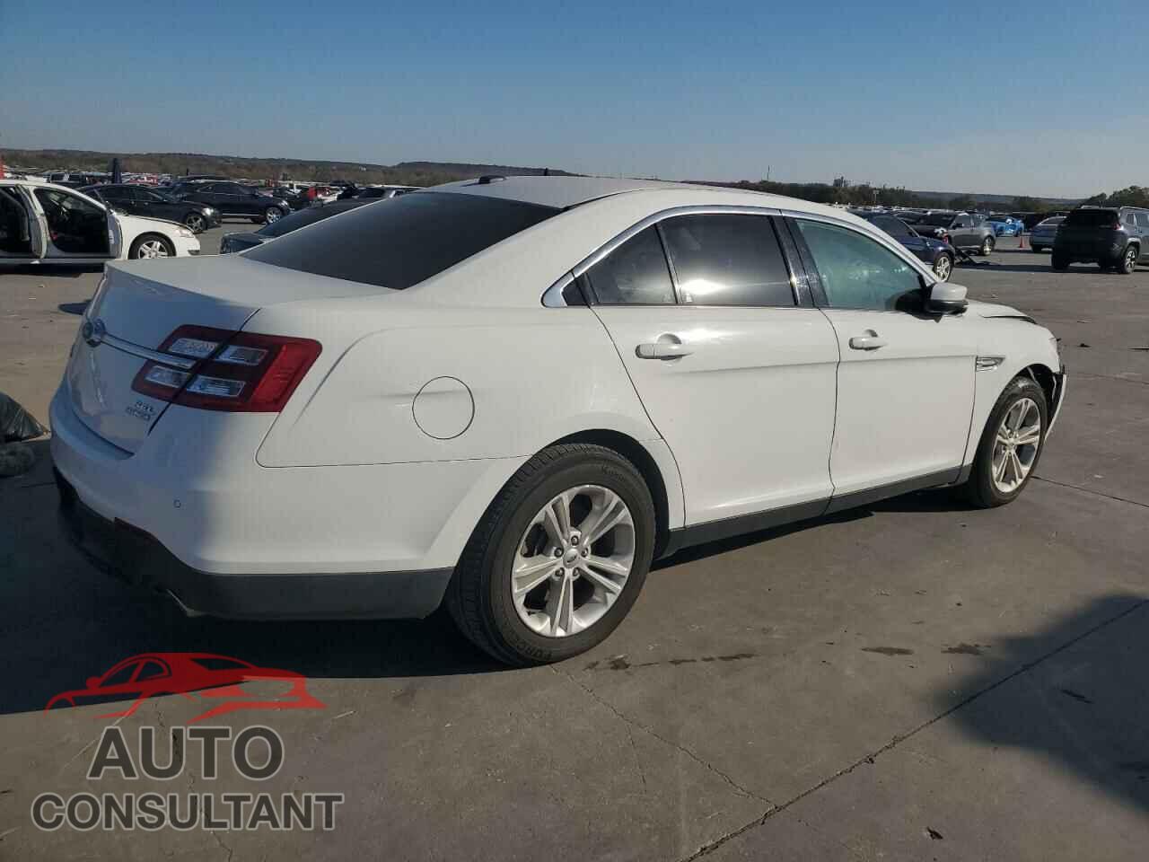 FORD TAURUS 2017 - 1FAHP2E87HG110643