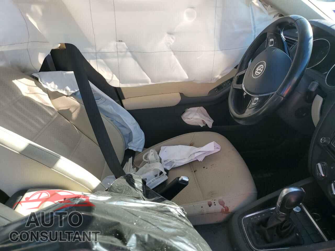 VOLKSWAGEN JETTA 2017 - 3VWDB7AJ9HM282852