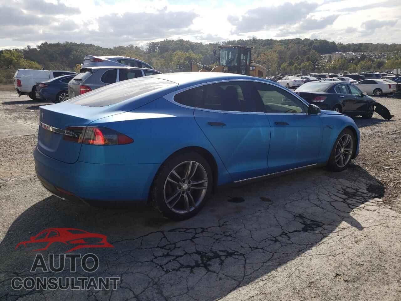 TESLA MODEL S 2015 - 5YJSA1E21FF118915