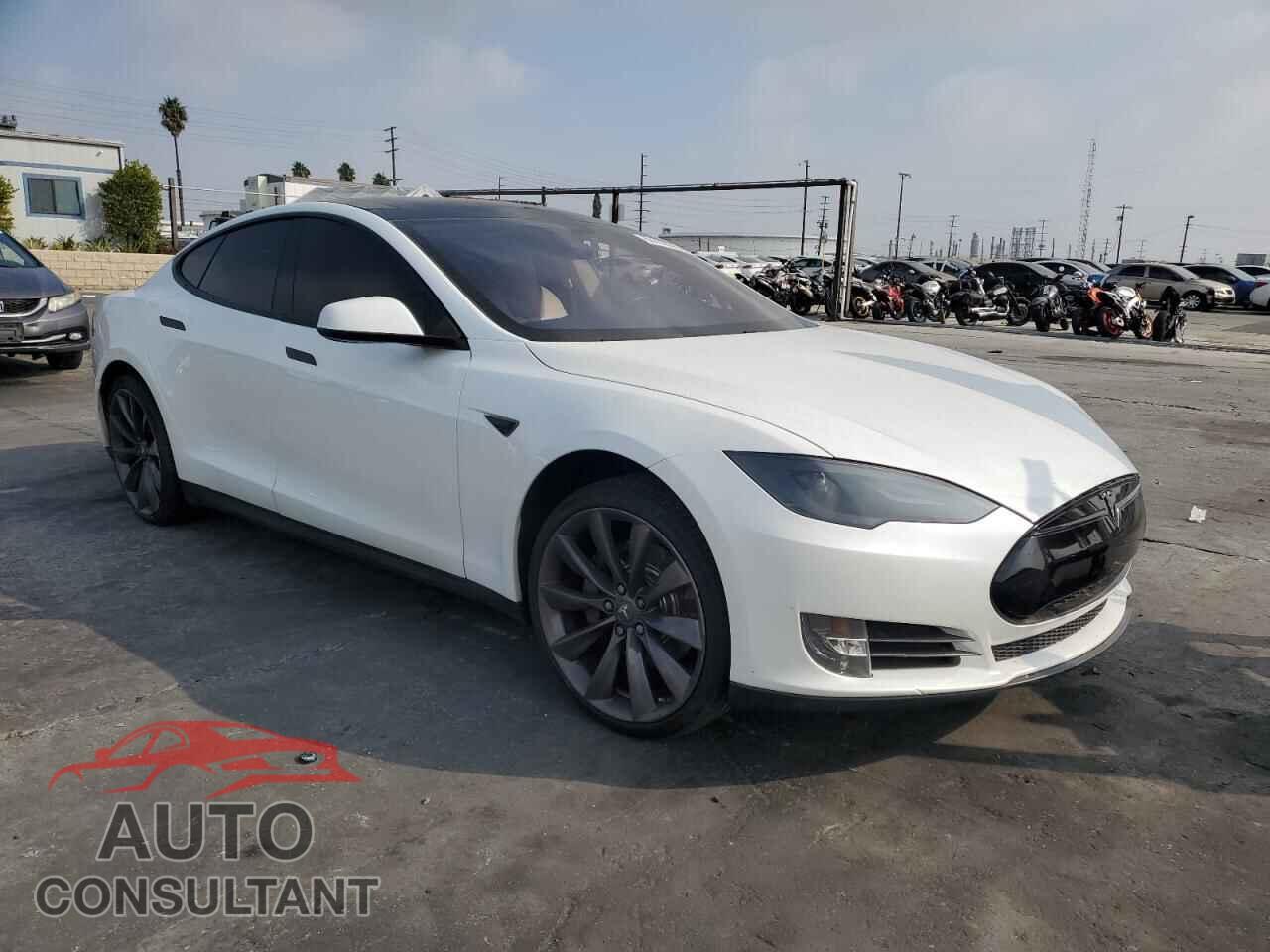 TESLA MODEL S 2012 - 5YJSA1DP8CFS01024