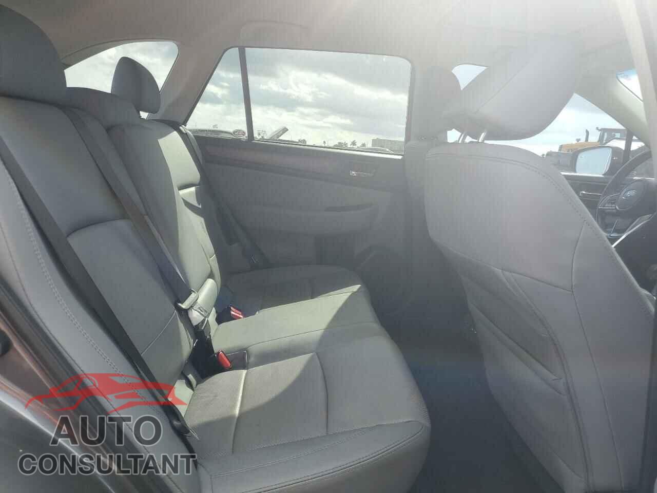 SUBARU OUTBACK 2018 - 4S4BSANC4J3230146