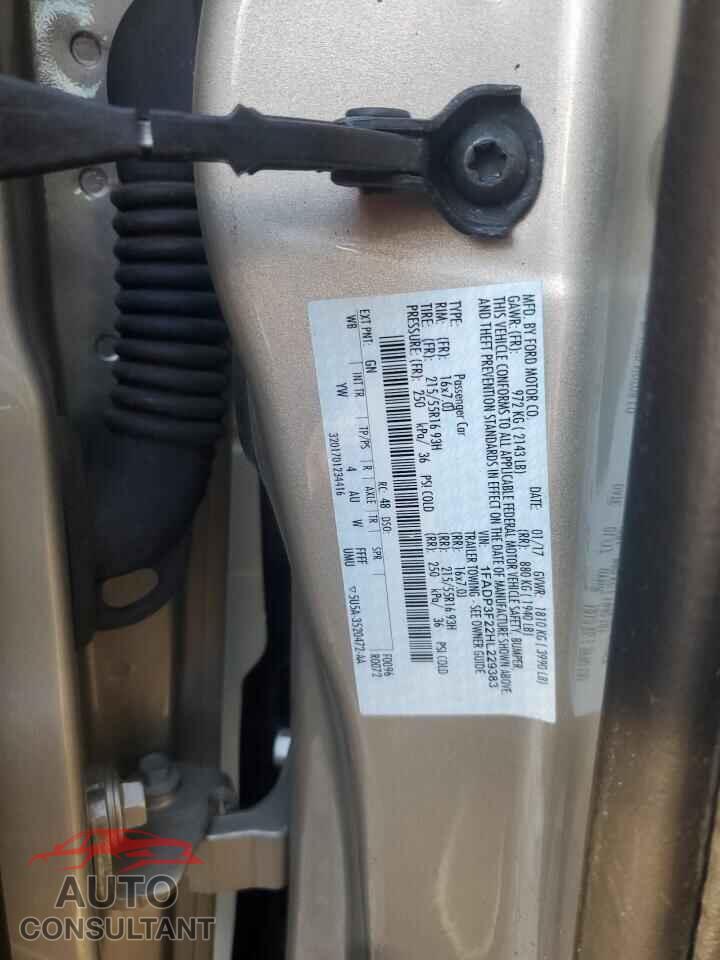 FORD FOCUS 2017 - 1FADP3F22HL229383