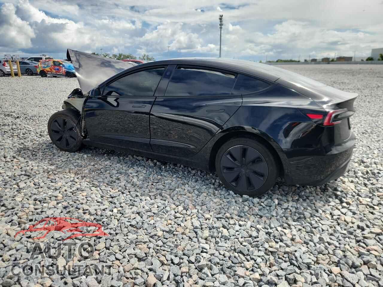 TESLA MODEL 3 2024 - 5YJ3E1EA7RF834366