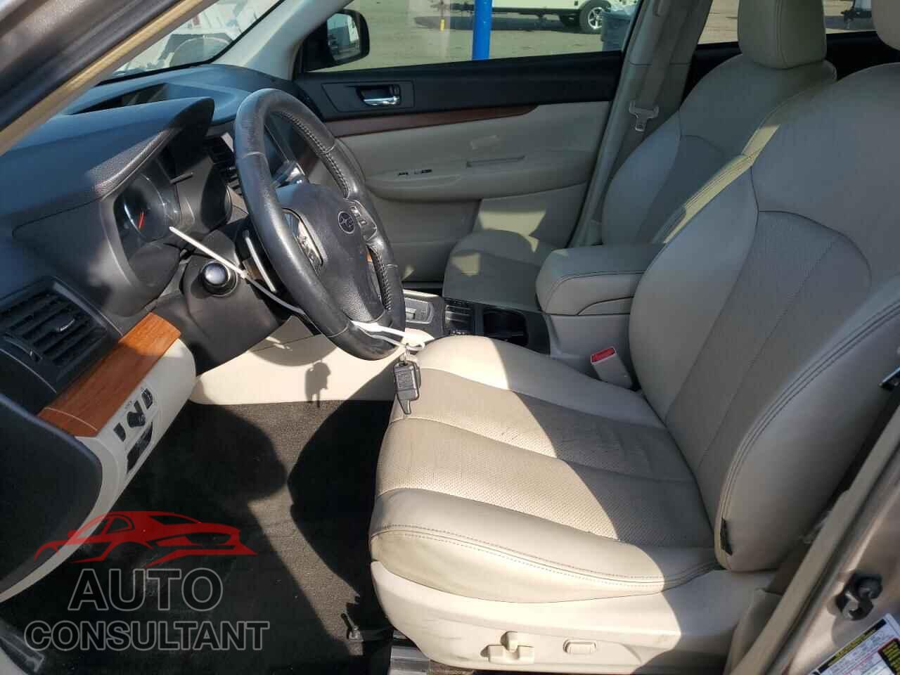 SUBARU OUTBACK 2014 - 4S4BRDNC4E2301841