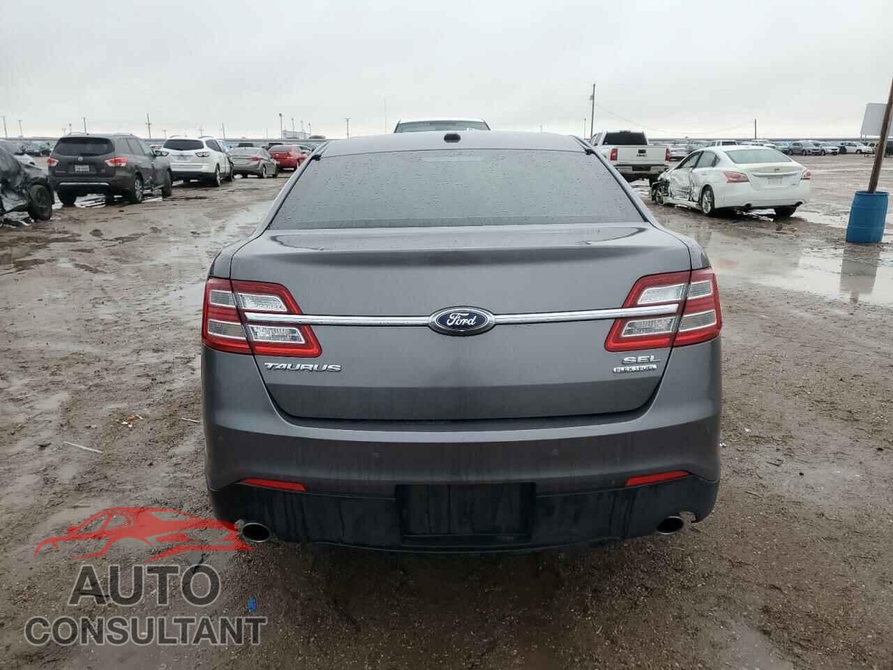 FORD TAURUS 2019 - 1FAHP2E82EG174357