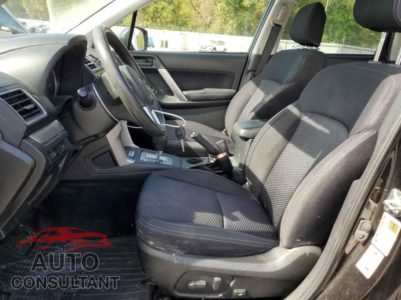 SUBARU FORESTER 2018 - JF2SJAEC8JH410130