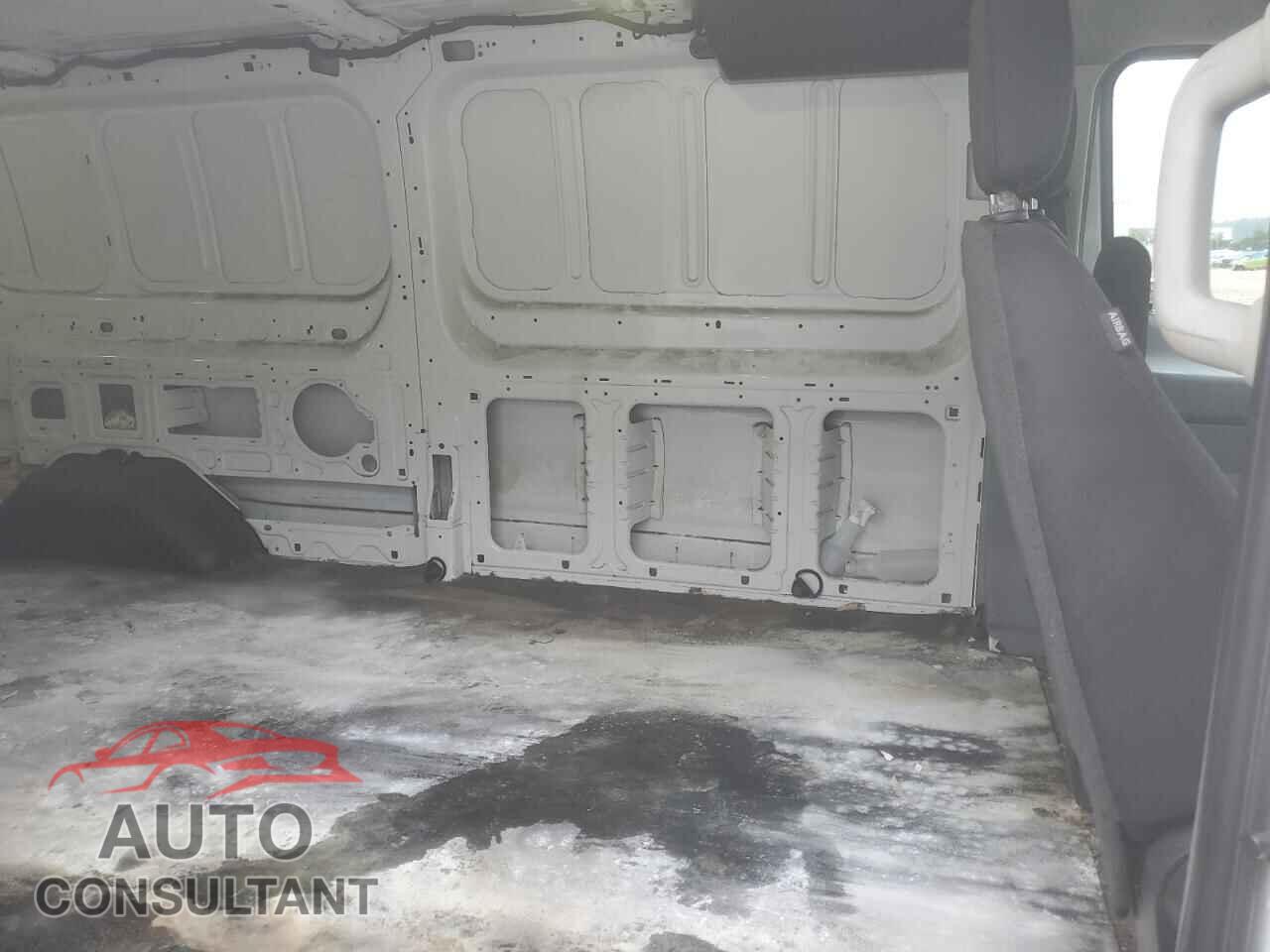 FORD TRANSIT 2017 - 1FTYR2YM3HKA04555