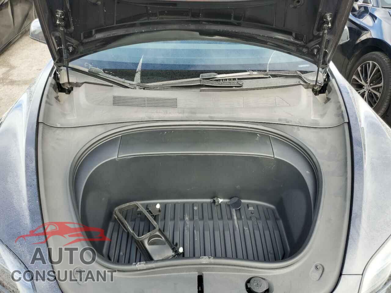 TESLA MODEL 3 2024 - 5YJ3E1EA3RF784453