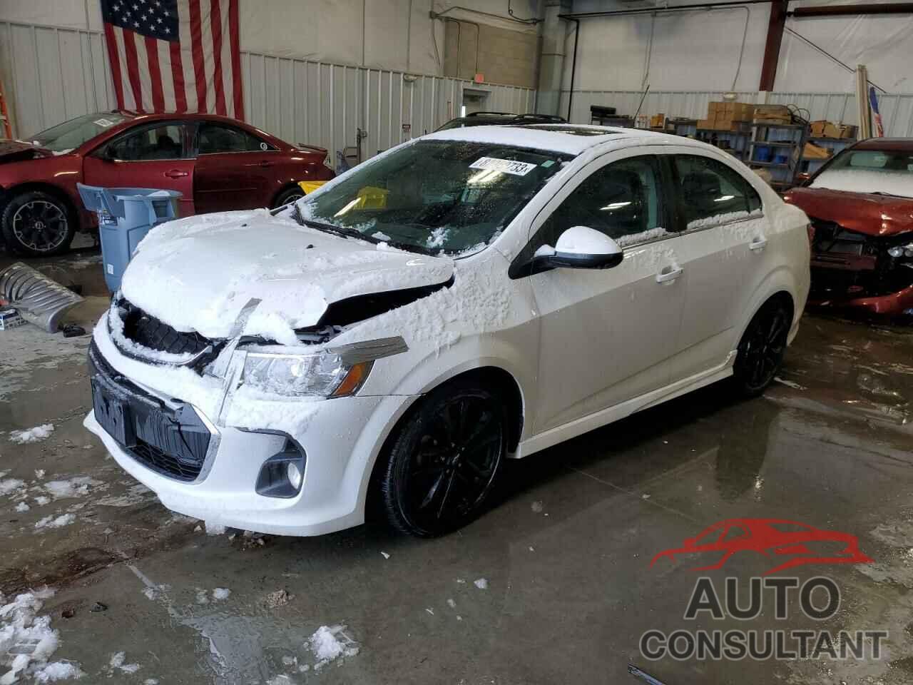 CHEVROLET SONIC 2018 - 1G1JF5SB2J4105446