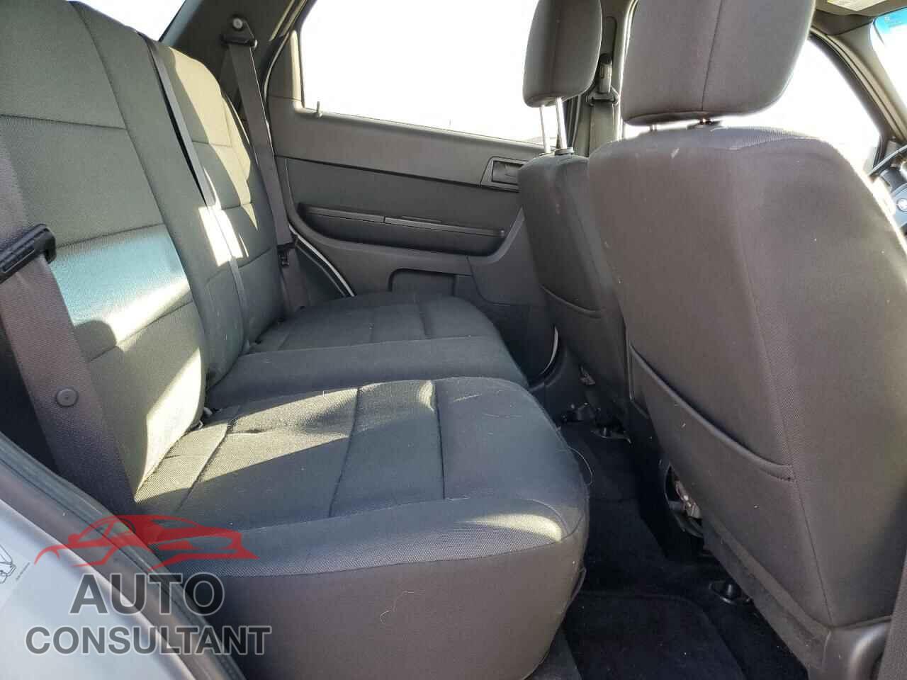 FORD ESCAPE 2011 - 1FMCU9DG3BKB73043