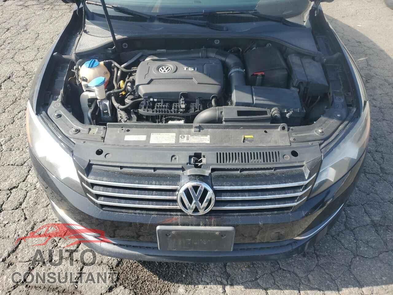 VOLKSWAGEN PASSAT 2015 - 1VWAT7A39FC021270