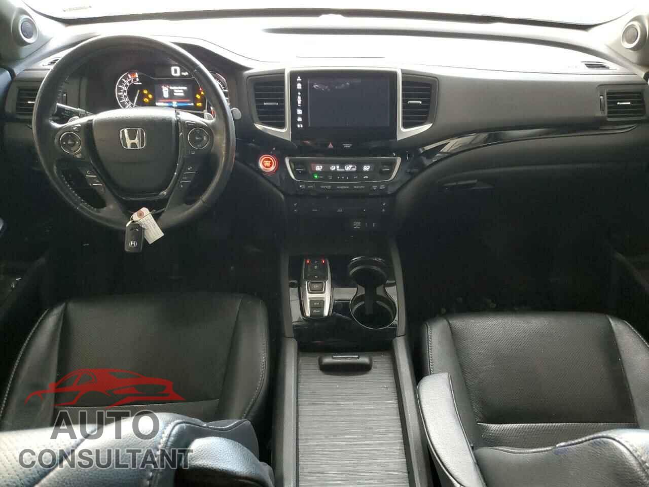 HONDA PILOT 2017 - 5FNYF6H05HB072933