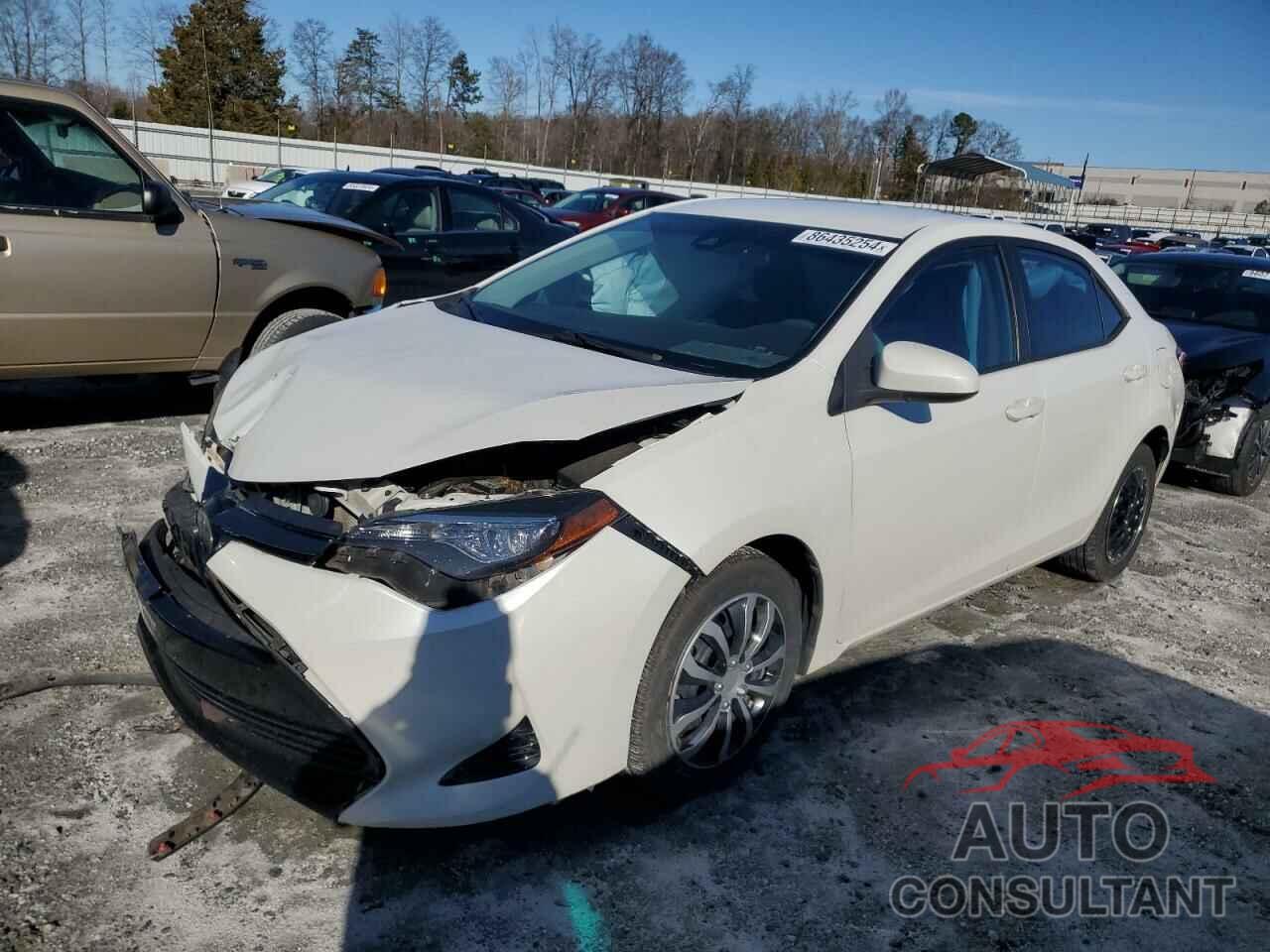 TOYOTA COROLLA 2018 - 5YFBURHE5JP775385