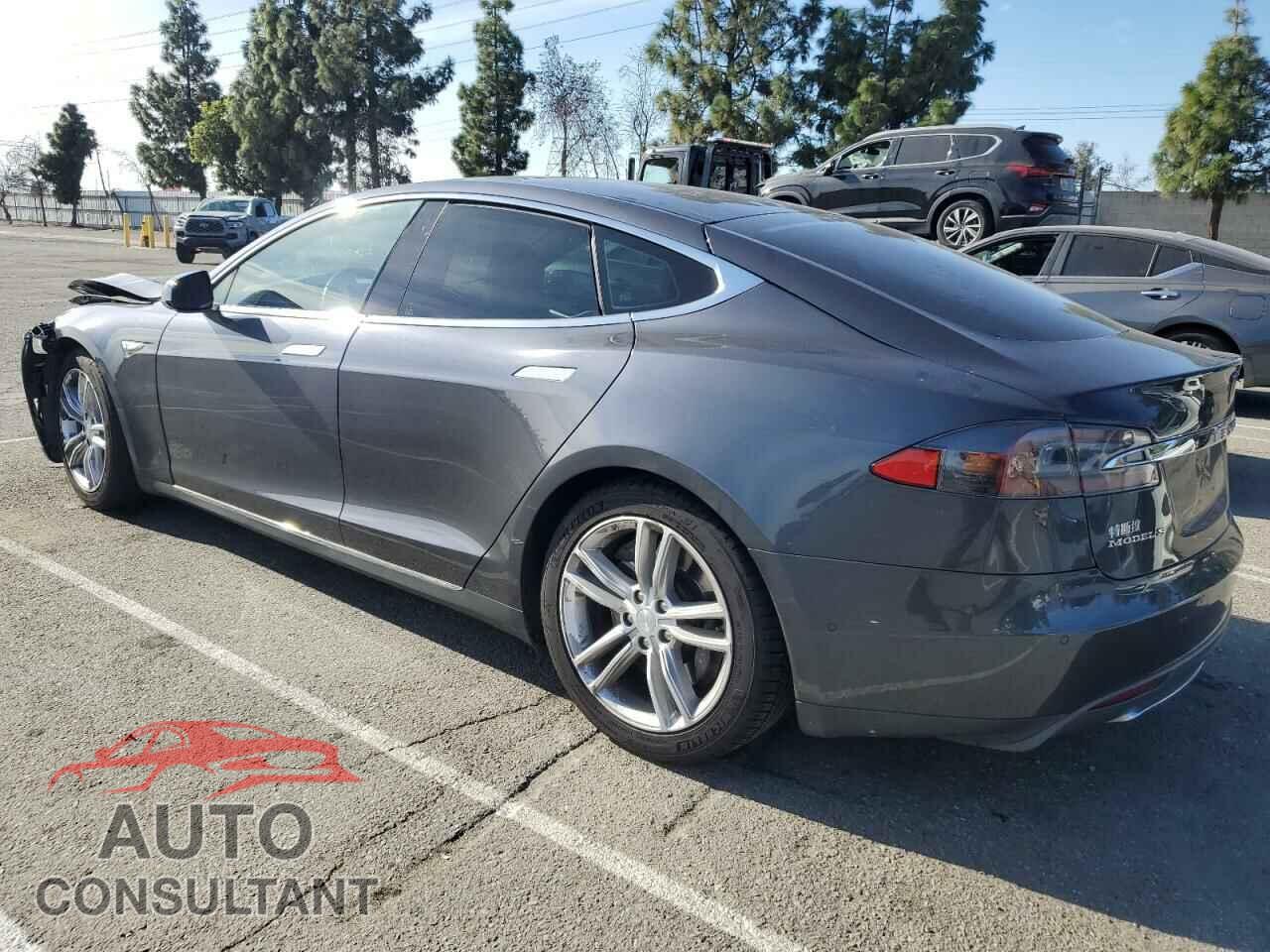 TESLA MODEL S 2015 - 5YJSA1E44FF117257