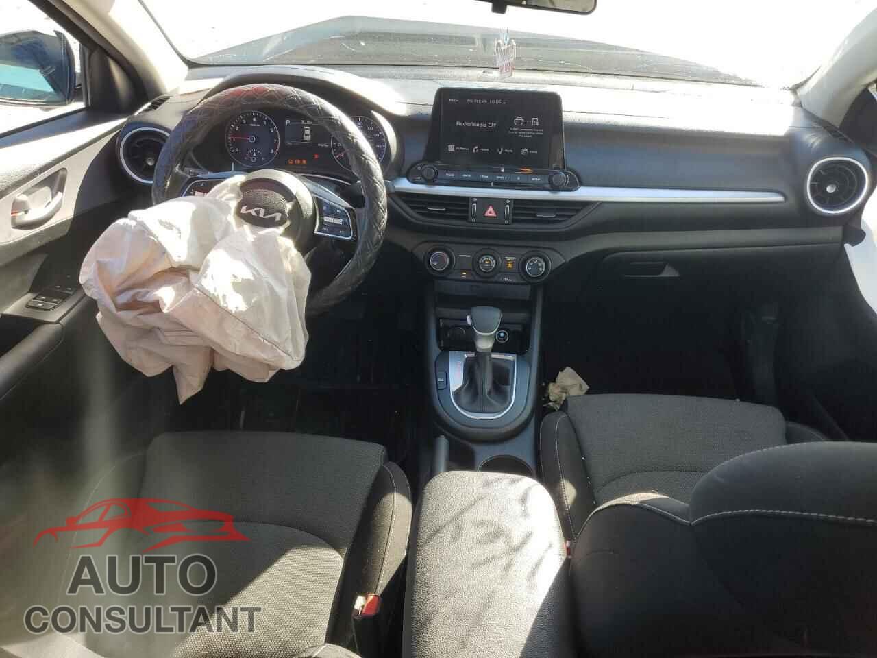 KIA FORTE 2023 - 3KPF24AD8PE677750
