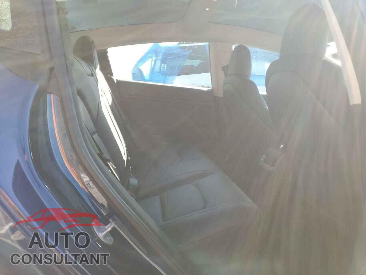TESLA MODEL 3 2018 - 5YJ3E1EA0JF164504