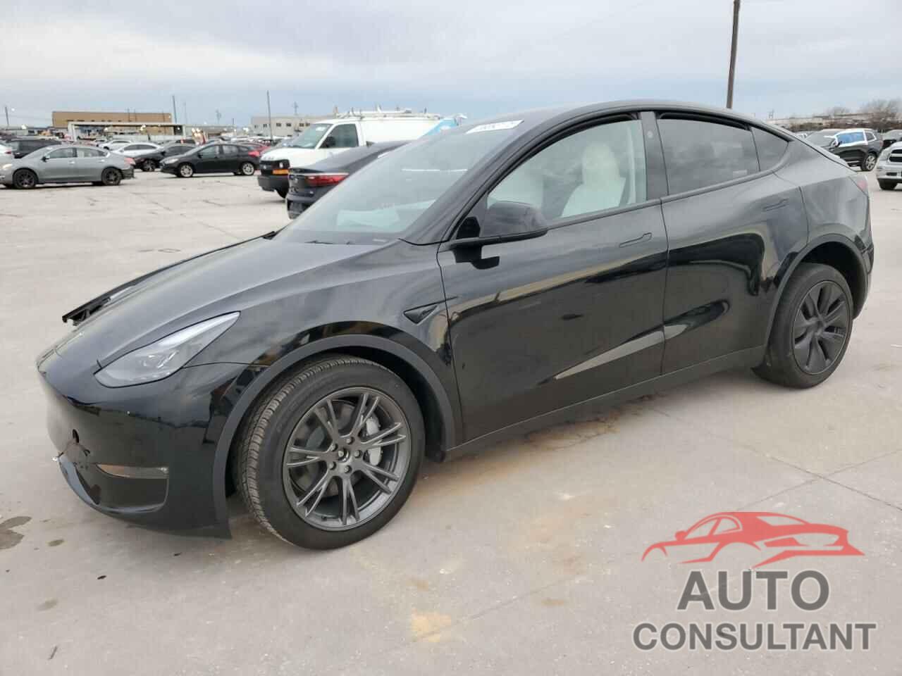TESLA MODEL Y 2025 - 7SAYGAEE2SF250338