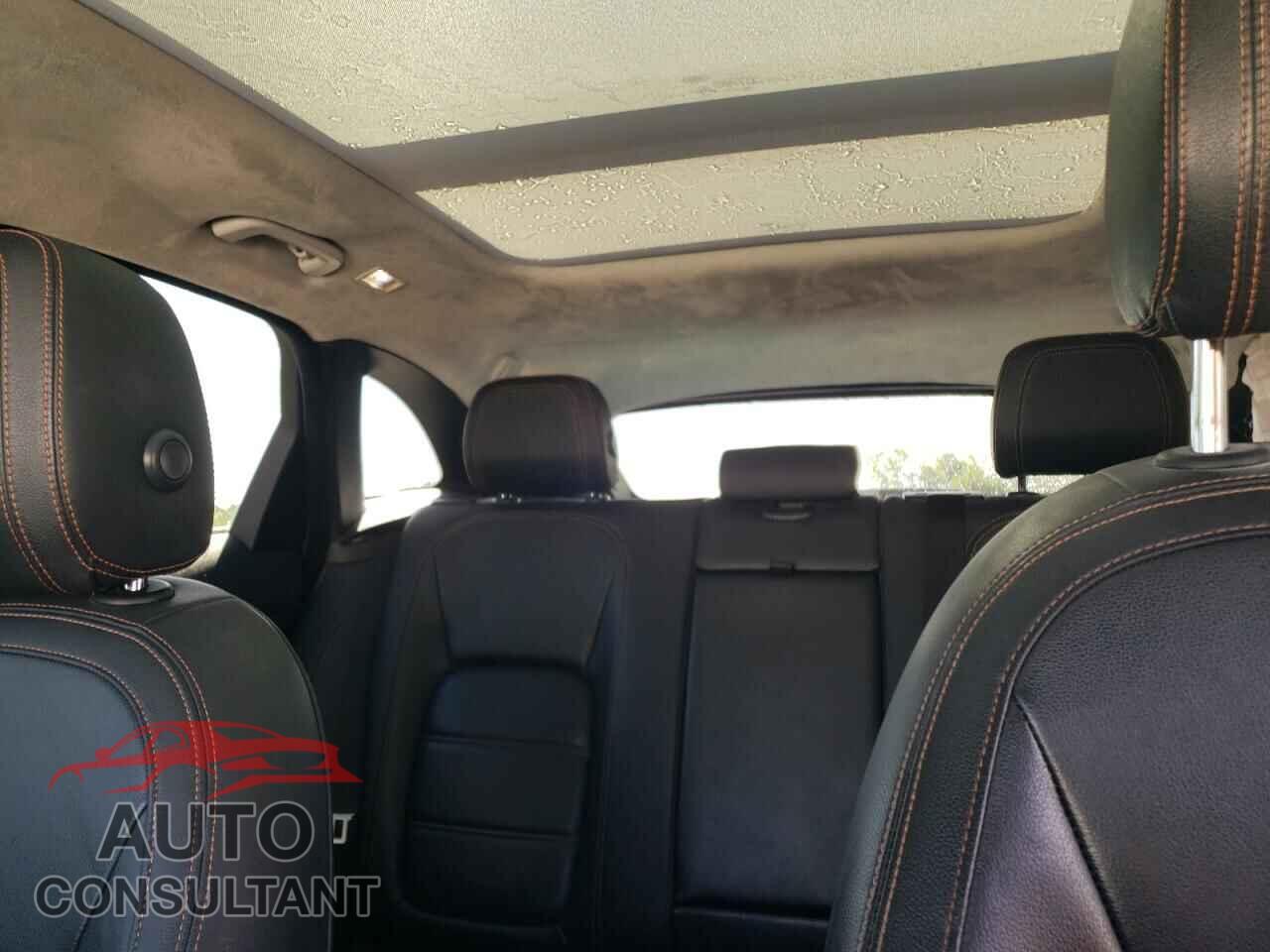 JAGUAR F-PACE 2019 - SADCK2FX7KA353473