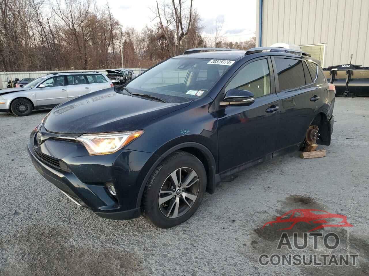 TOYOTA RAV4 2017 - JTMRFREV3HJ172124