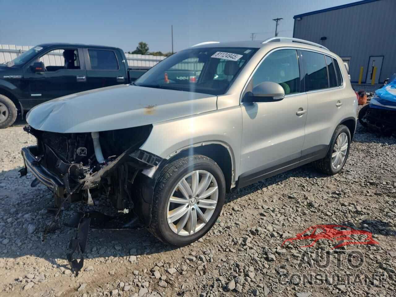 VOLKSWAGEN TIGUAN 2011 - WVGBV7AX8BW528198