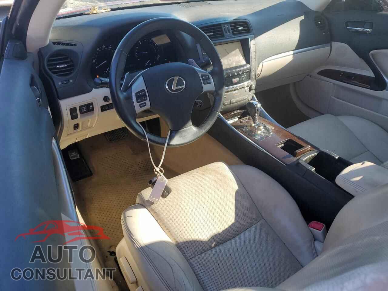 LEXUS IS 2011 - JTHFE2C28B2506895
