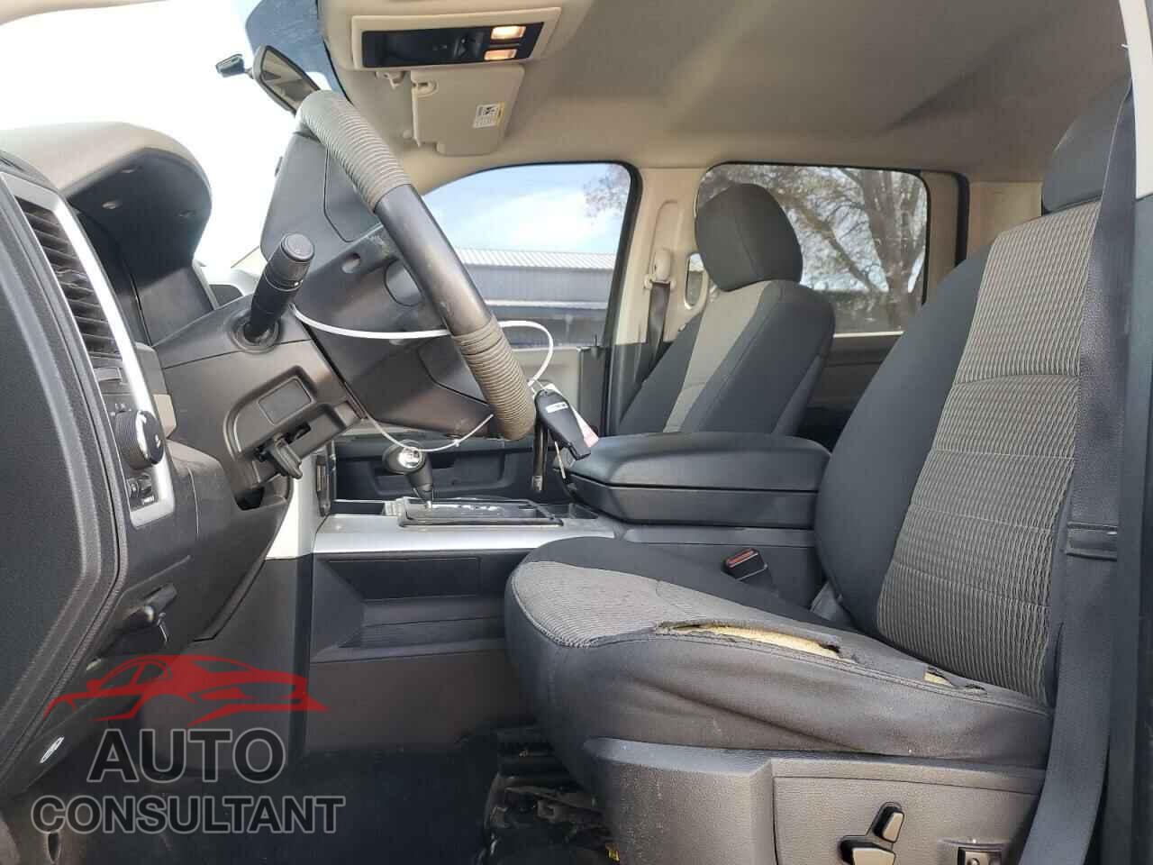 DODGE RAM 1500 2012 - 1C6RD7LT8CS322640