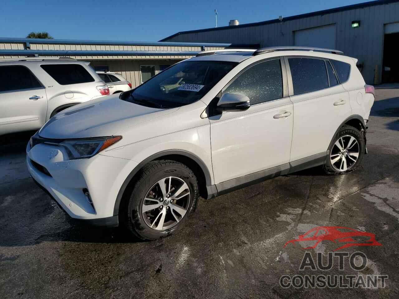 TOYOTA RAV4 2017 - JTMWFREV1HD099157