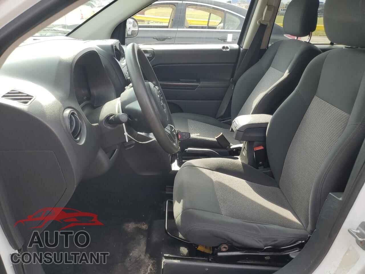 JEEP COMPASS 2011 - 1J4NF1FB3BD249272