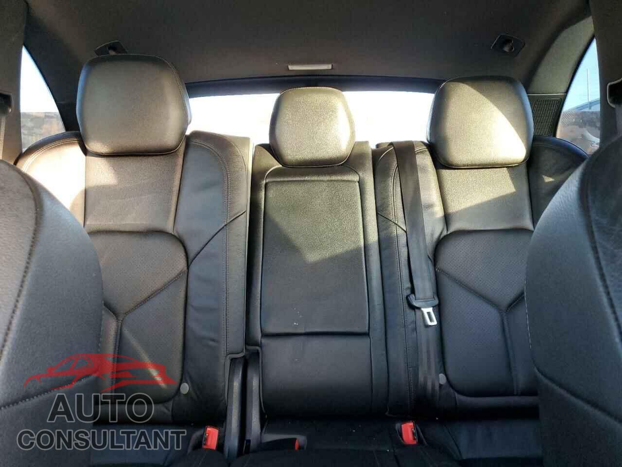 PORSCHE CAYENNE 2012 - WP1AB2A2XCLA47533
