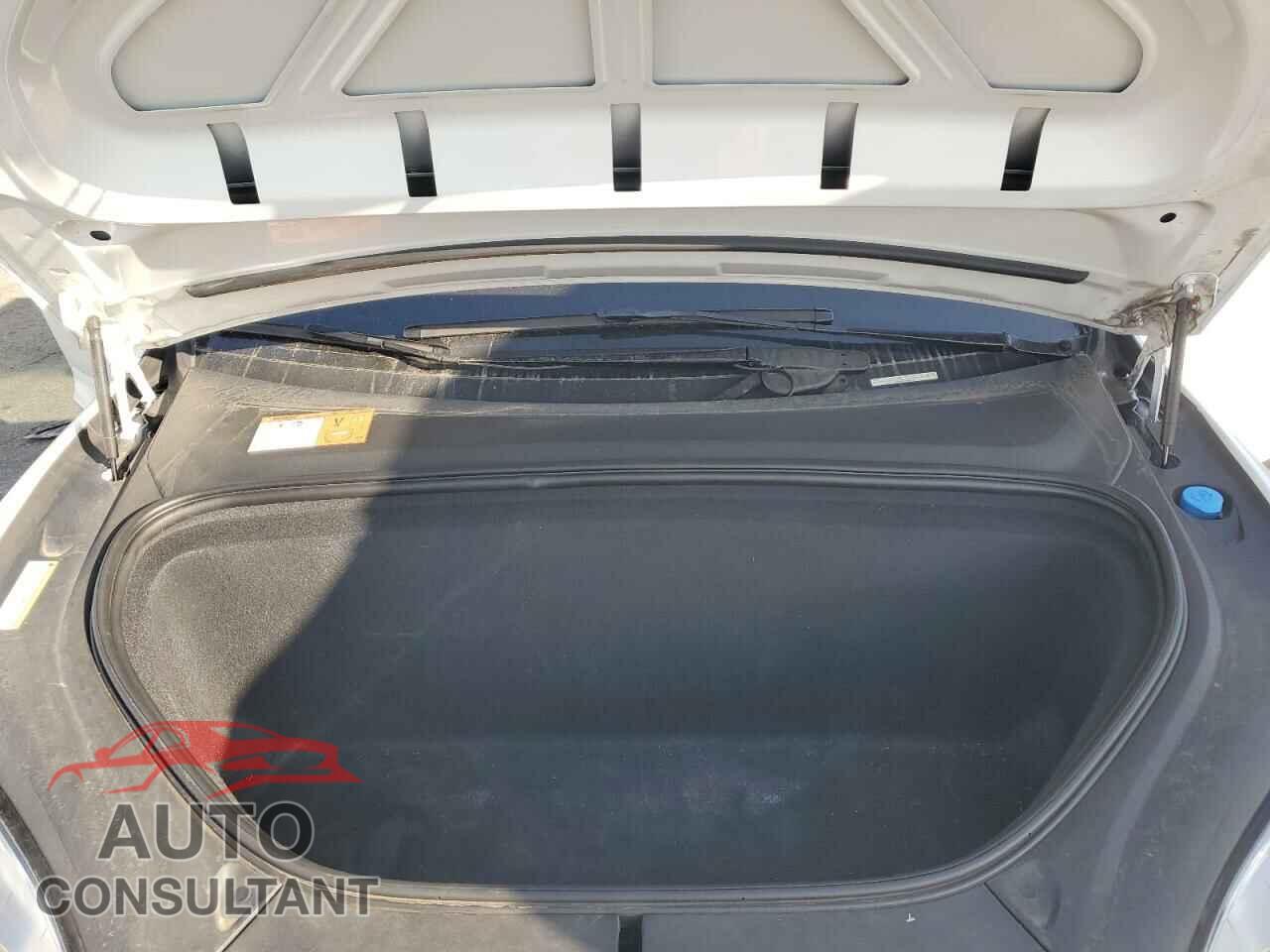 TESLA MODEL X 2016 - 5YJXCAE24GF002884