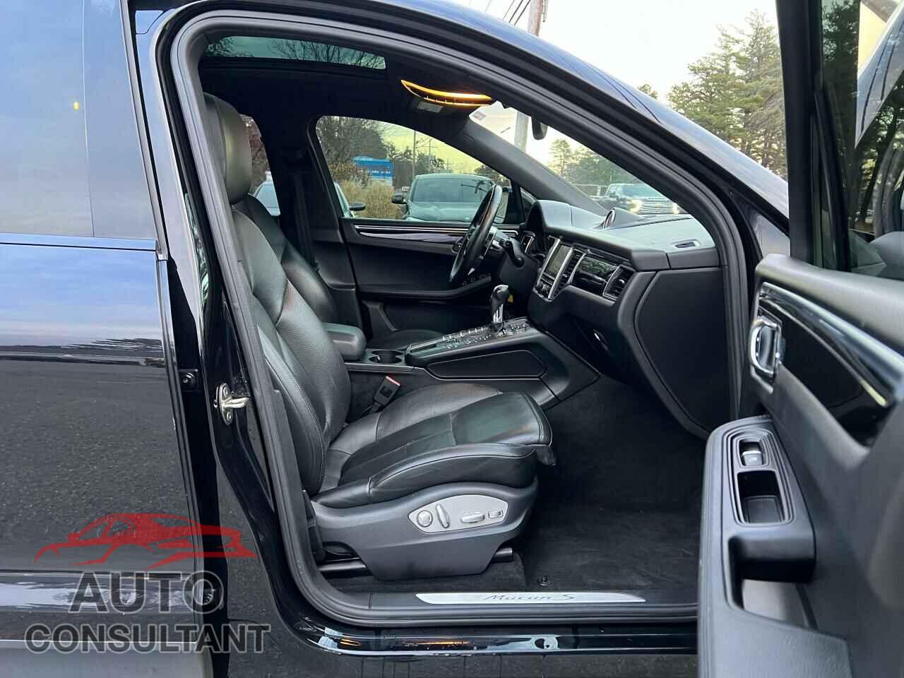 PORSCHE MACAN 2016 - WP1AB2A58GLB47372