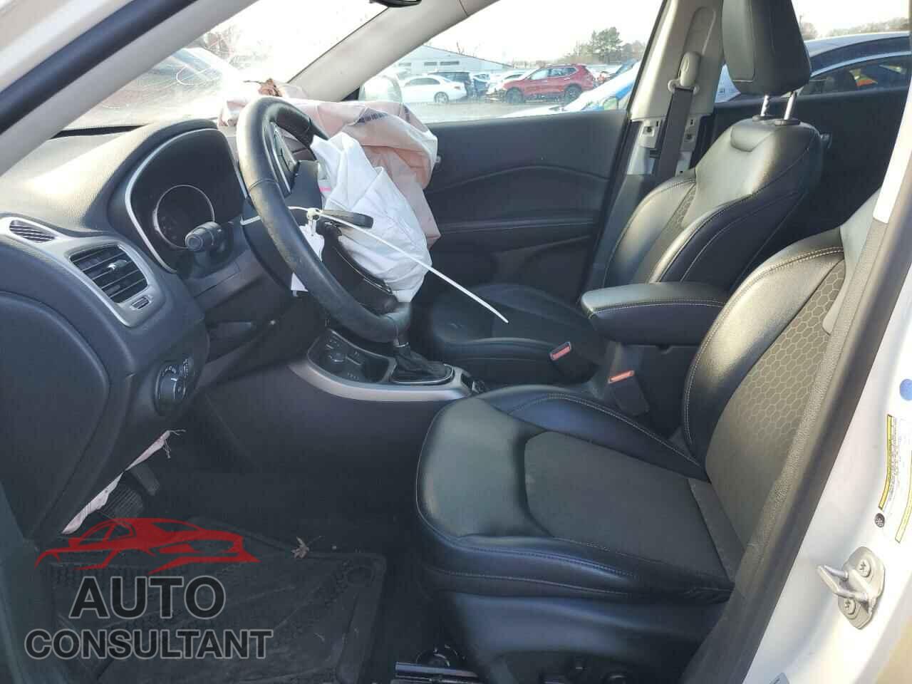 JEEP COMPASS 2017 - 3C4NJDBB8HT651593